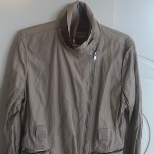 T Tahari lightweight tan jacket, size L